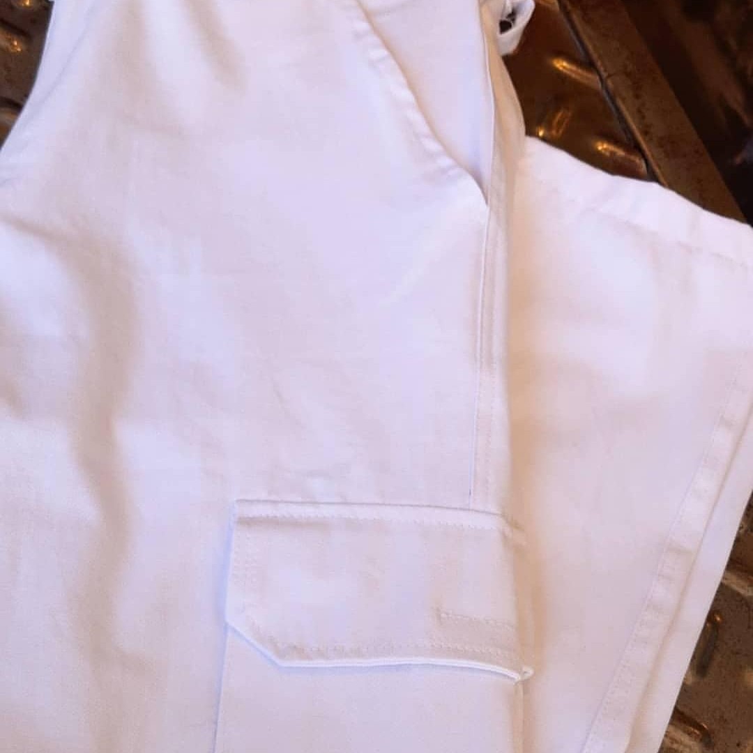 pantalon-cargo-blanco-con-refuerzo-6-onzas-22
