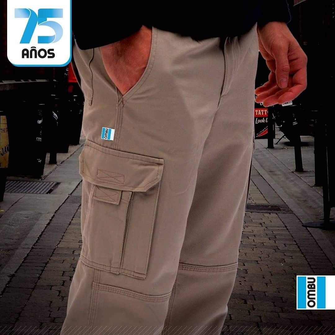 pantalon-cargo-con-recorte-y-porta-celular-ombu