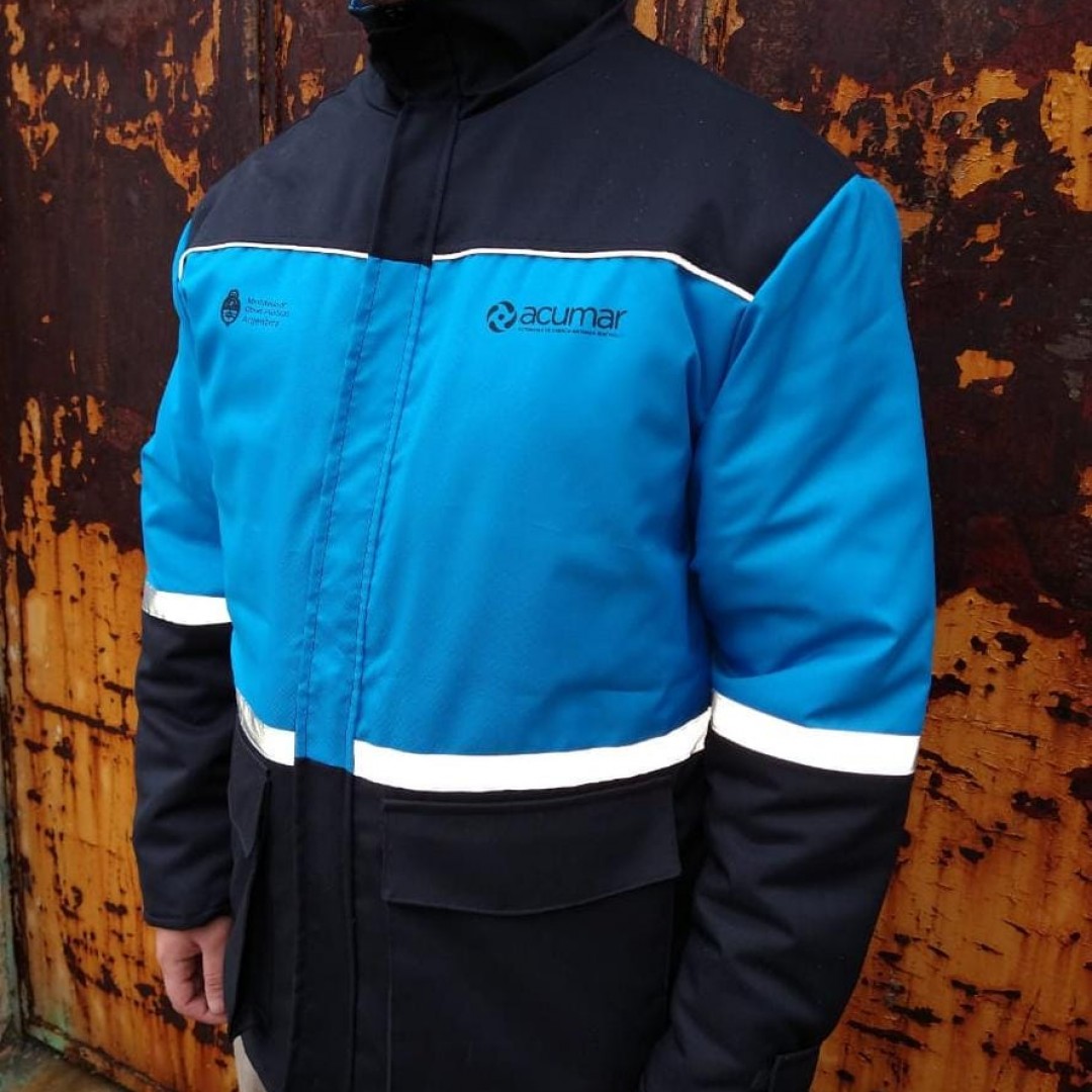 campera-de-abrigo-cola-de-pato-combinada-reflectiva-estampada-capucha-escondida